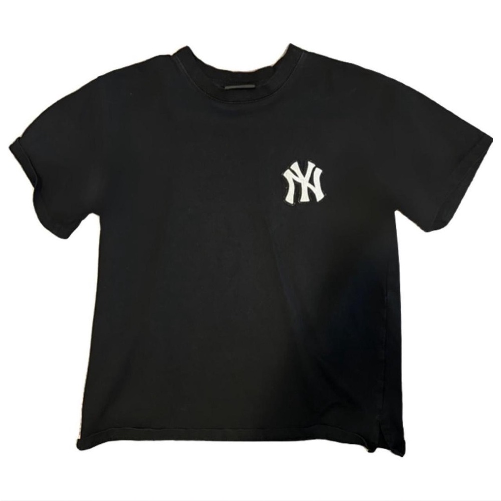 black new york yankees embroidered t-shirt
